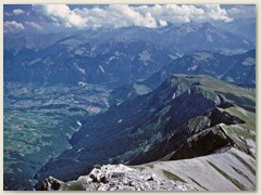 24_Bildmitte Thusis und rechts der Grat vom Zwölfihorn