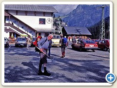 02 Onkel Paul beim Parkplatz des Col du Pillon um 15:00 Uhr