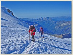 12 Am dritten Tag - auf dem Lysgletscher sieht man ganz unten das Val de Gressoney